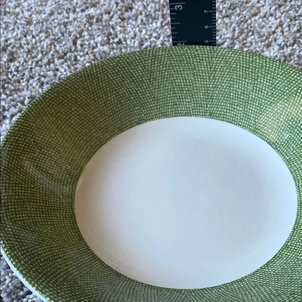 Pier 1 Green & White Shallow Bowl Set of 4.England Angleterre. Textured Bands